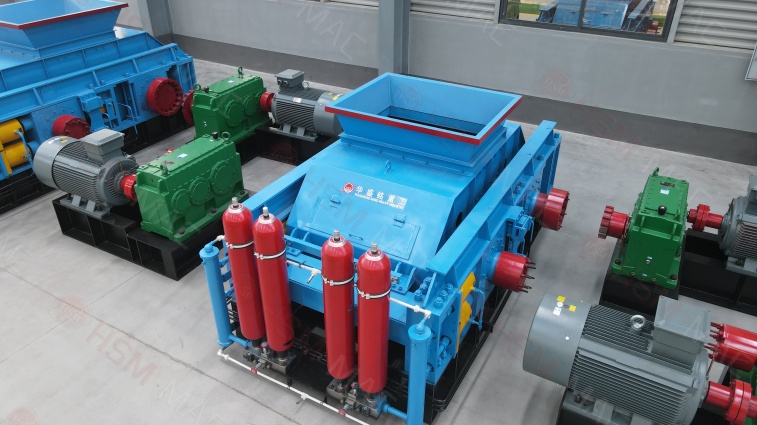 華盛銘對(duì)輥制砂機(jī)：為石英砂加工提供穩(wěn)定新選擇