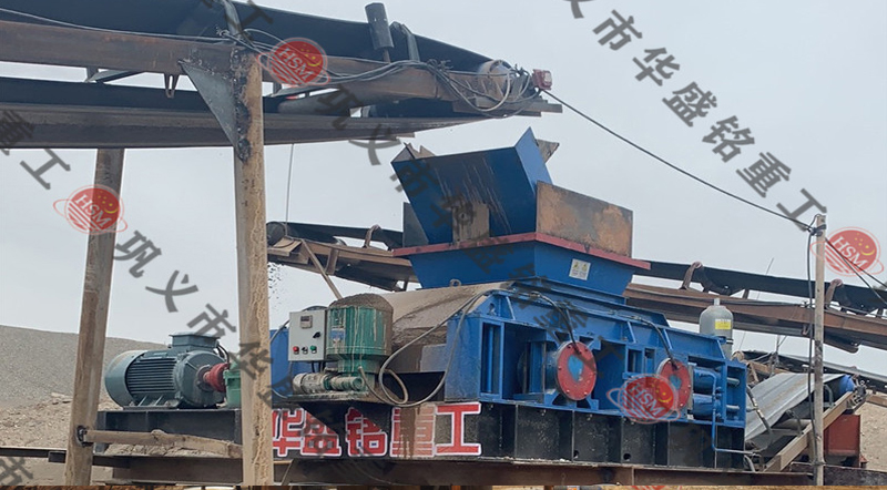大型液壓對輥制砂機(jī)